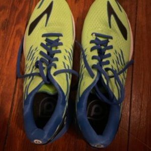 Brooks Pure Cadence 5 size 9